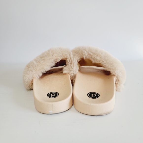 Pure Barre Fuzzy Fur Champagne Blush Slide Sandal Sz 8/9 (Mismatch) - Picture 2 of 13